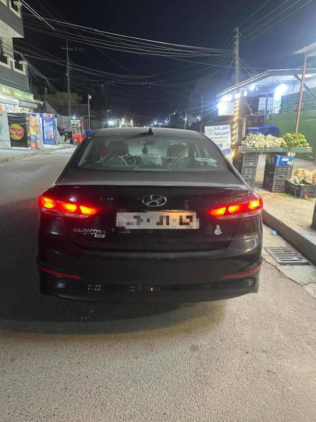 السلام عليكم 
النترا 2017 وارد امريكي حادثه كما موضح بل سونار 
محرك حجمه 2000 السياره احلى من الصور مواصفات شاشه كامله خلفيه نظام سبورت ويكو تحكم ستيرن السياره ليبل واحد محرك بي صوت مال رواجز فقط السياره رقمه بغداد دولي باسمي تحويل ثاني يوم السعر 115 بيه مجال بسيط مكاني بغداد البياع حي الشهداء ***********
