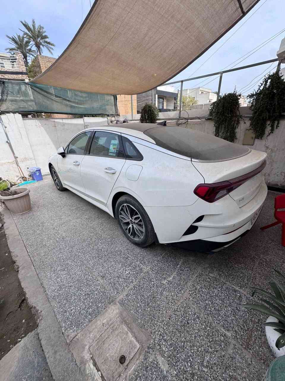 السلام عليكم رمضان كريم 
كي فايف K5 2023 خليجي وكاله نم ام الضمان فول 
السياره جديده بمعنه الكلام واستخدام شخصيه 
ماشيه 23 الف حقيقي السياره باسمي شخصيه 
السعر :21500$وبيها مجال 
مكاني : بغداد الاعضميه
للاتصال:***********
