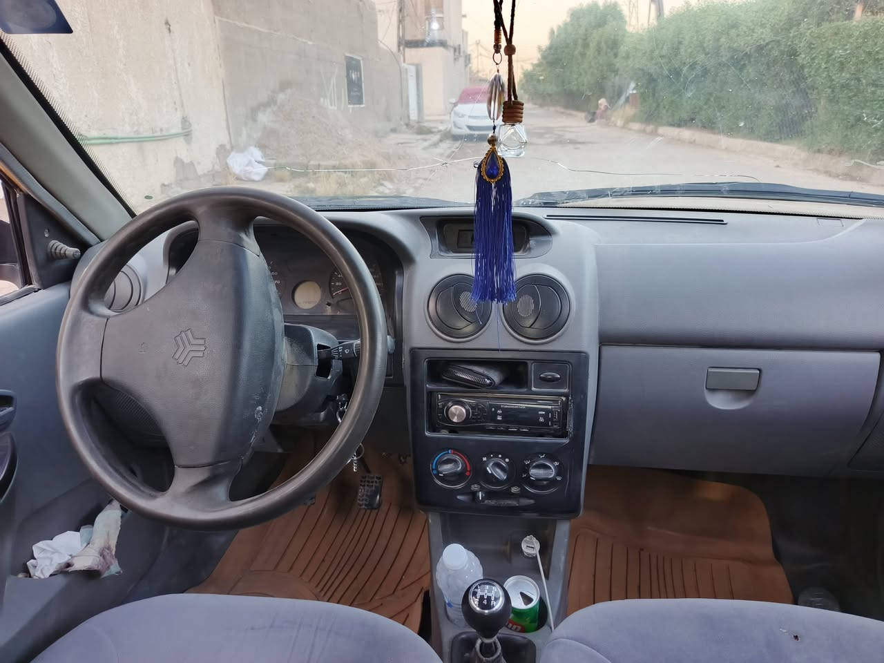 سايبة مديل 12 للبيع كير ومكينة خير من الله سيارة بسمي سعرها 30 وبيها مجال حك الجية عنوان بغداد قرب بسماية ***********
