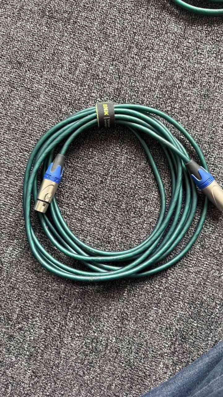 السلام عليكم
كيبلات صوت نوعيتين
نوع الاول BNK طول كيبل ٥ متر 
عداد ٦ كيبلات سعر كيبل واحد ١٥ الف 

نوع الثاني كيبل صيني امتياز 
و فيش نيوترك اصلي 
كيبل طول ١٦ متر سعر ٤٥
كيبل طول ١٨ متر سعر ٥٠
كيبل طول ٧.٥ متر  سعر ٣٠ الف 

مجموع كلهن ٢١٠ الف 

لمعلومه سعر فيش نيوترك زوج ١٨ الف جاي تنباع 

لتواصل خاص 
هذا رقمي ***********
