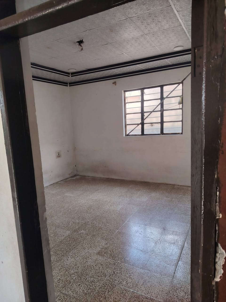 شقة ارضي لل إيجار عنوان موصل حي الرفاعي الأيمن للاستفسار ***********
