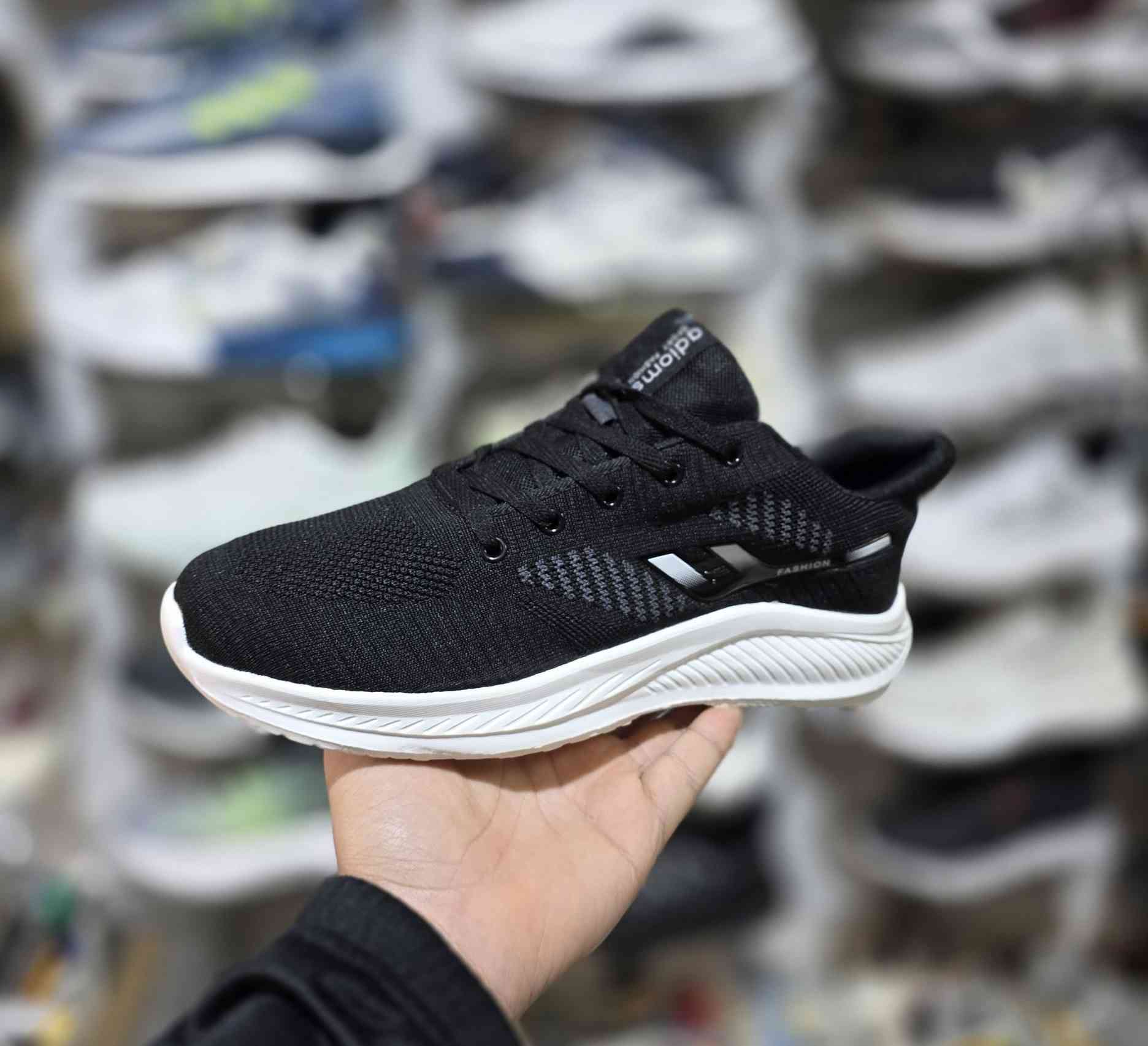 تم وصول وجبة احذيه سنغافوري اصلي  ( ماركات  )
جديد وليس باله 
#احذية_رجالي

قرية السندية قرب (مدرسة الاضواء)

استفسار مراسلة الصفحة
#يوجد_توصيل_لجميع_محافظات


**إذا كنت صاحب هذا الإعلان وتريد حذفه لأي سبب، رجاءا أرسل رسالة إلى الدعم الفني**