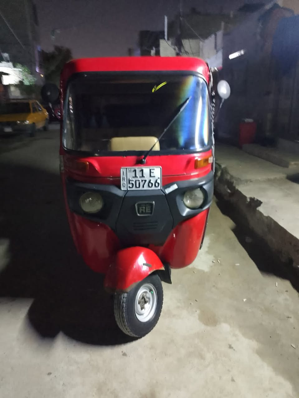 السلام عليكم 
موديل 20 رقم وسنويه بسمي
تحويل ثاني يوم 
كشر كفاله عامه حته الدوس ابلاديه التكتك كلهه ابلاديه 
بيهه بدايت بكن 
مكان بغداد الشعب 
السعر 7 وبيه مجال قليل 
الاتصال ***********
