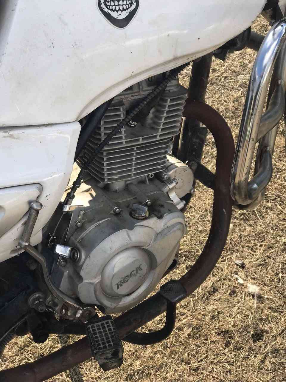 السلام عليكم
سنكي للبيع كهربائيّات شغاله سلف عايزه دكمه 
كير محرك كله شغال للاستفسار.***********
