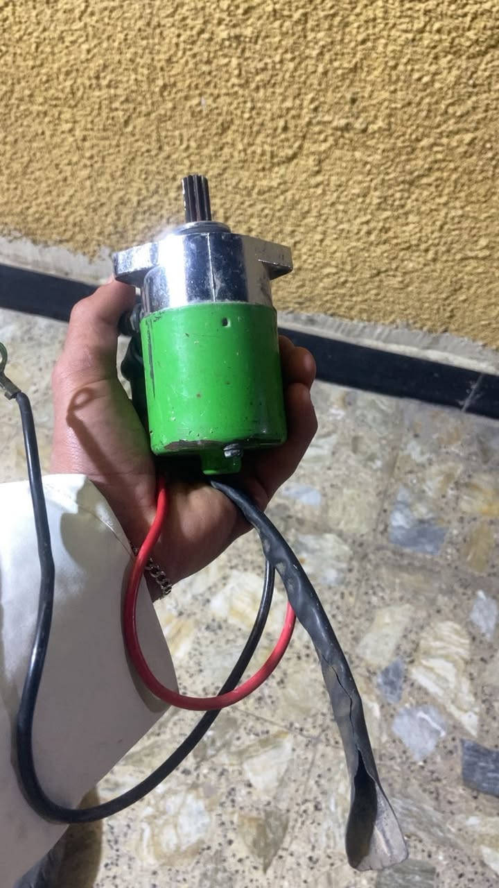 سلام عليكم شاصي سعر 100وبي مجال زوج تواير ووياله سعر ٤٠وبيهن مجال سلف ٥٥رياضي سعر 15وبي مجال مكاني شعب شارع صحه رقم ***********
