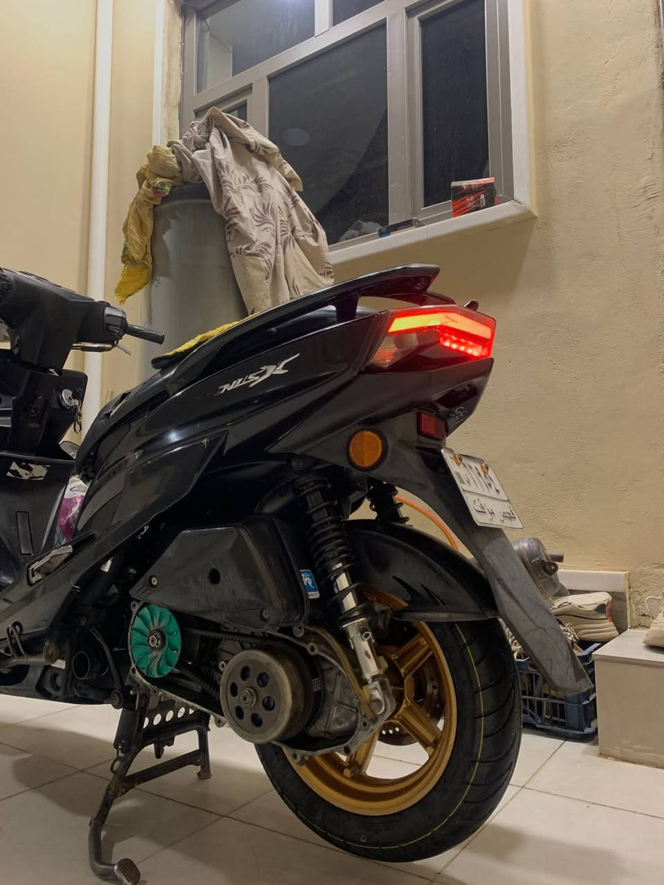 السلام عليكم سكنس شمعه ياباني قبغ نفخ2019سكليتر خطين دراجه بلاديه ومكينه خرسه مالها صوت كهربائيات كلها بلاديه وشغاله ميكانيك 100‎%‎فقط بيها ملاحضات بالكفر والسواد وترتيبات بسيطه دراجه كلها بلاد تخم كلچات رياضي جني بيها ماشيه43الف السعر1100واحد و100وبيها مجال للشراي المايتعبني مكاني شعب حي البساتين ***********
