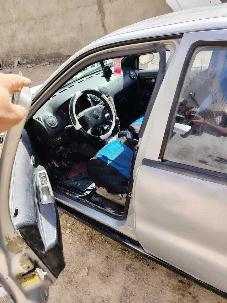 السلام عليكم من رخصة مدير الكروب سيارة سي كي موديل ٢٠١٢رقم قادسية كير مكينة خير من الله سنوية جديدة السيارة بسمي مداور ثاني يوم السعر ٢٣ ورقة وبيهة مجال لشراي مكان السيارة نجف كوفة   مكلف بالنشر هذا رقم صاحب السيارة ***********
