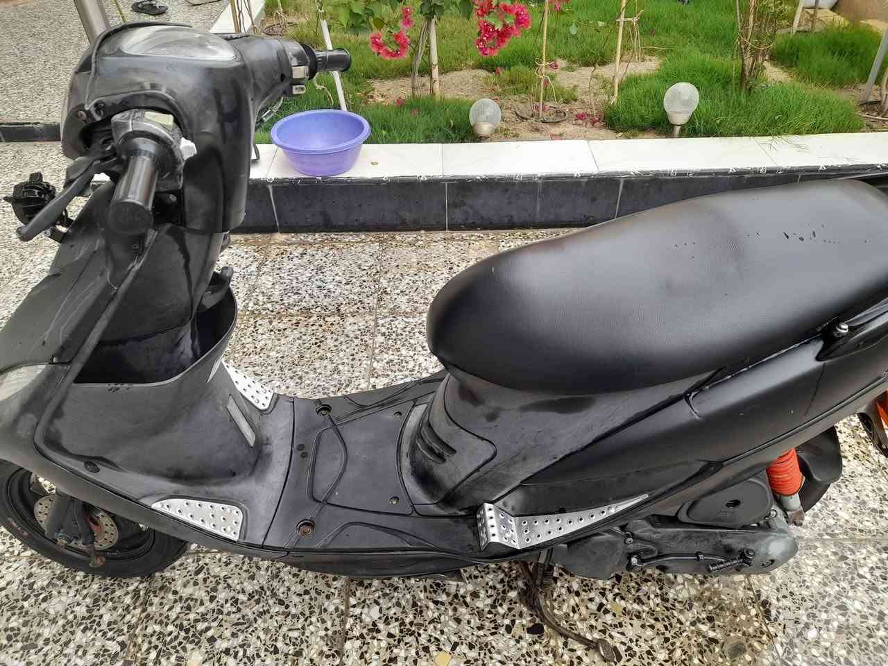 دراجه ماكس عدله بوشه 49 دراجه نضيفه حلوه صوته يخبل بل مشي دراجه ما ناقصه اي شي سعر 750بيه مجال عنوان ميسان دور نفط ما متواجد فيس ***********
