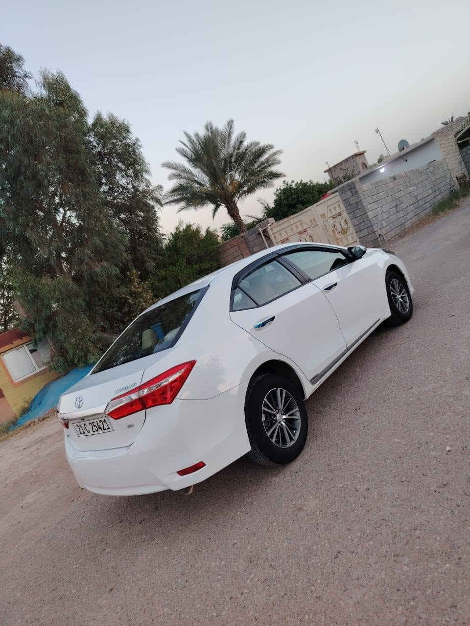 سلام عليكم للبيع فقط كورلا 15خليجي رقم سليمانيه بسمي سنويه هزه جديد مكينه 2000 سياره بيهه صبغ نص باب خلفي وهلال جاملغ خلفي بدون دواخل وشرط الفحص والسونار سياره جاهزه كير مكينه حداديه تخم تاير كله جديد ويل كب جديد شاشه كامله خلفيه 3سويجات وياهه سياره حلوه مال جناي بالخير على يأخذهه مكاني ديالى المقداديه رقم الهاتف *********** السعر 143وبيهه مجال للشراي
