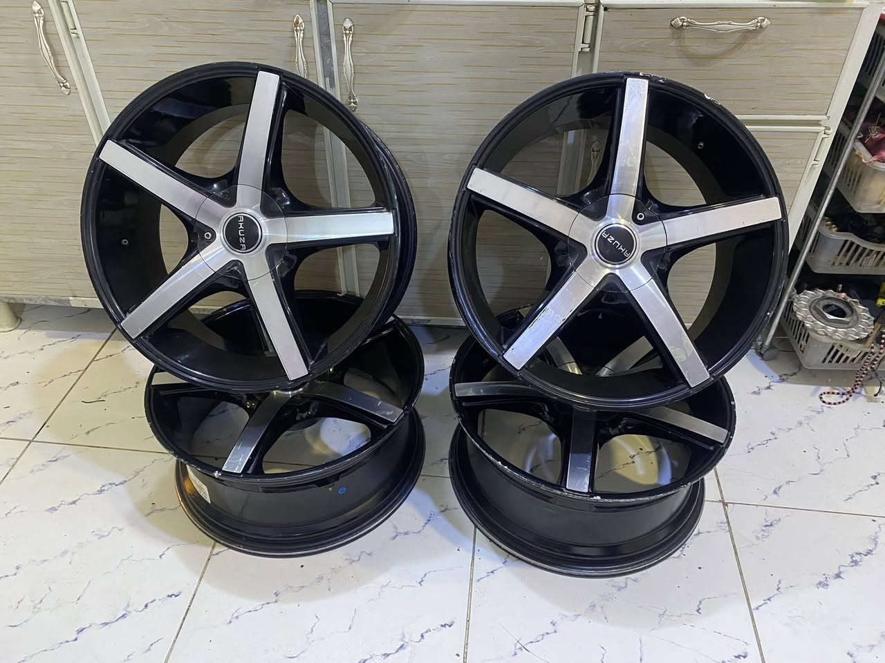 السلام عليكم 
تخم وياله حجم 20 جوكر 
115*5
100*5 
بدون فطر او لحيم 
يرهم جارجر اوباما جالنجر 
كورلا يرهم 
السعر 200الف قفل 
مكاني بغداد الدوره 
***********
