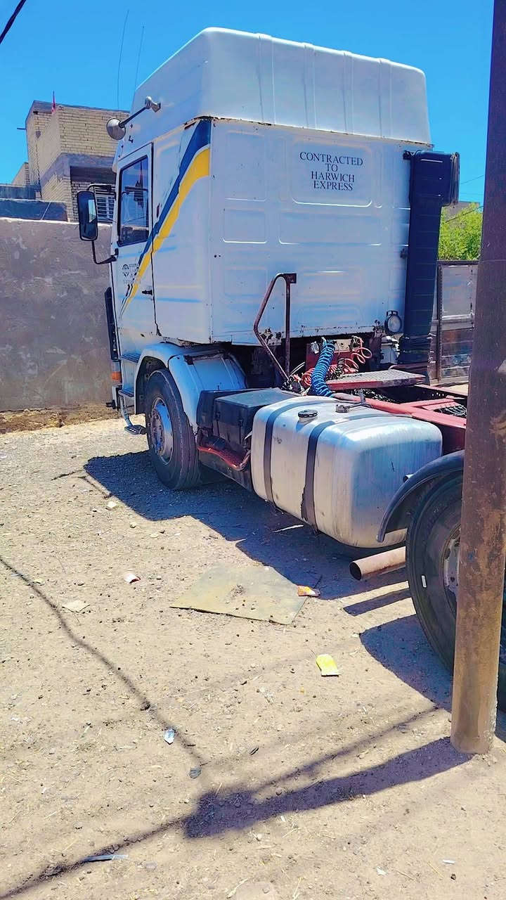 سلام عليكم سكانيه ١١٣  لبيع مكانه وكيل وكسن وشاصي جهزات  سنويا جديده رقم دولي  بسمي  مربوطة جوانب متحركه مكاني بغداد ***********
