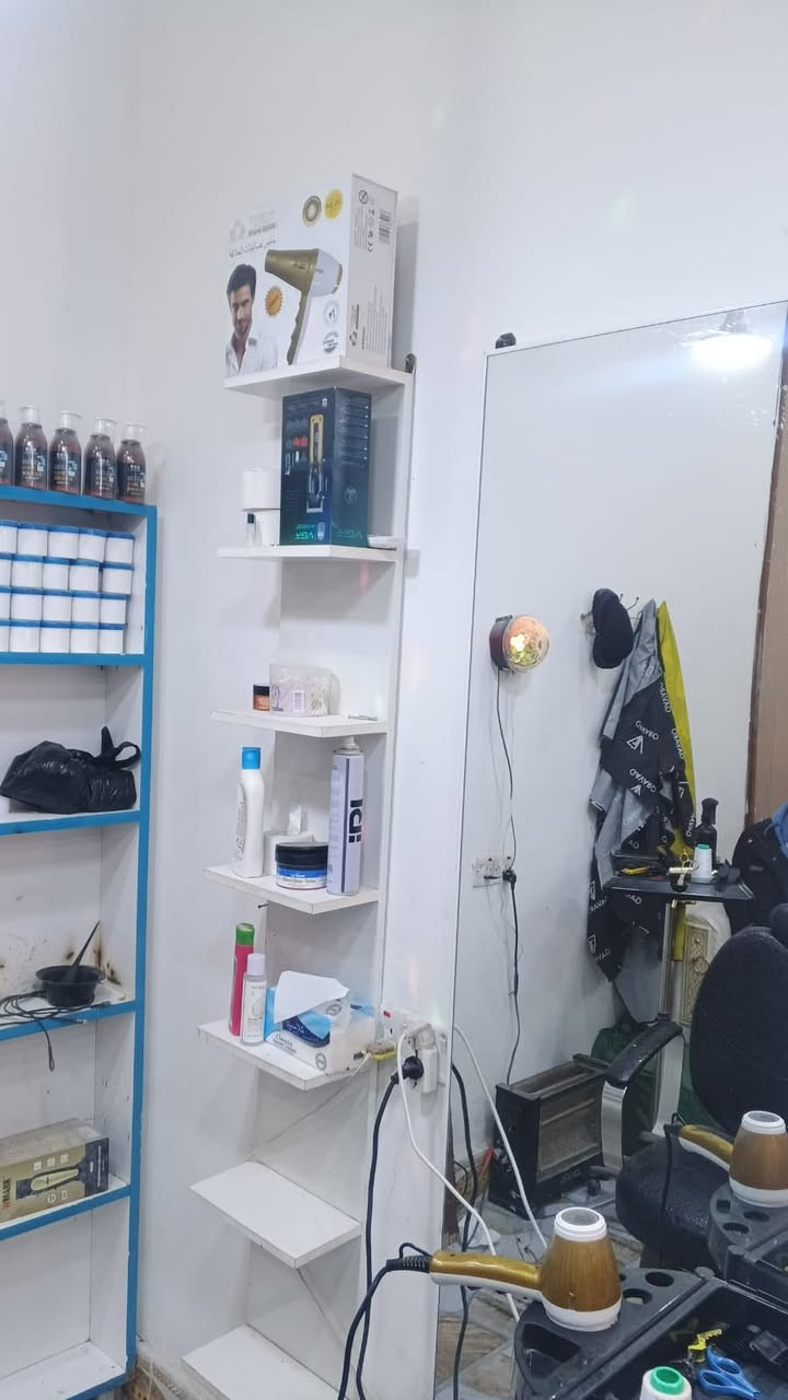 السلام عليكم اخوان كرسي+مرايه+رفوف عدد ثنين البصره زبير السعر225كلهن/***********
