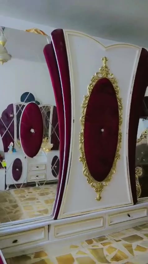 سلام عليكم غرفة للبيع السعر 450 وبيها مجال 
المكان شهداء البياع شارع المضخة 
للستفسار الرقم ***********

