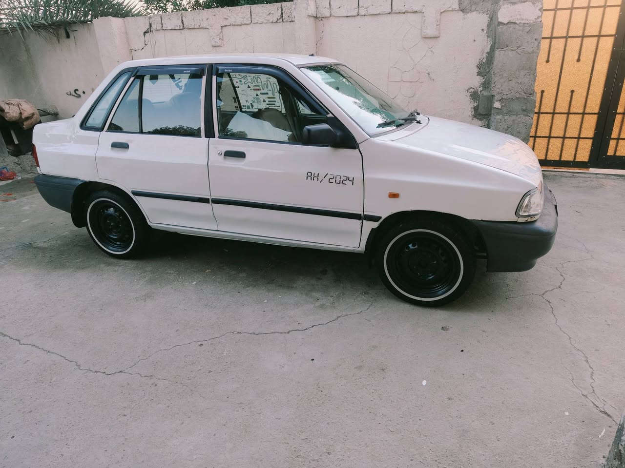 السلام عليكم
سايبا 2012 خصوصي 
كير محرك كفاله 
حداديه جديده 
تخم تاير جديد 
شواصي  كفاله 
السياره كفاله من الضربه 
مصفره غرامات 
رقم انكليزي 
تحويل مباشر 
سنويه ل 2028 
المكان كربلاء الحر السواده 
السعر 35
***********
