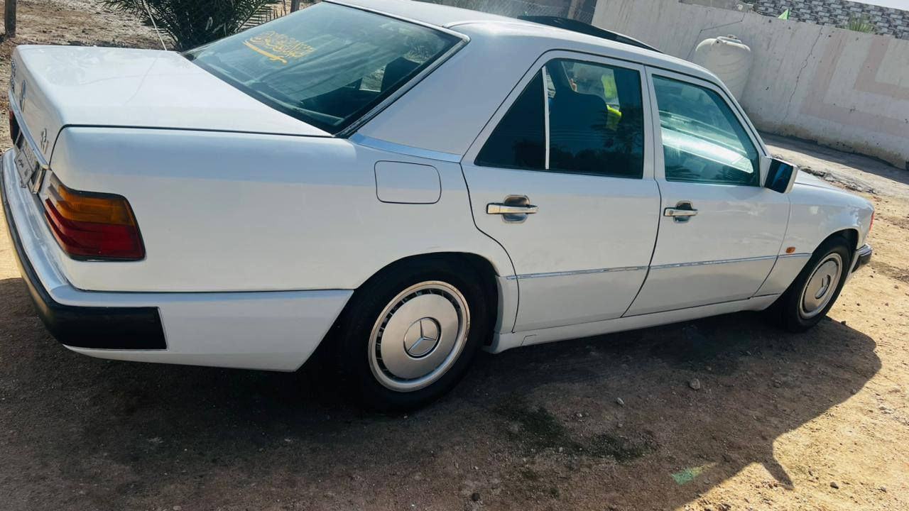 السلام عليكم  سيارة مارسيدس  مكفوله كفاله عامه صبغ جماليه فقط  سياره  كامله ما تخسر عليها ربع.   جاهزه  من  كلشي كهربائيات حداديه. تبريد  سستم  مضخم. سنترلوك  شغال مكينه وكير  مكفوله وماكو كلوب طافي   قواعد دبل سليمه
السعر 65. وبيها مجال بسيط

***********
