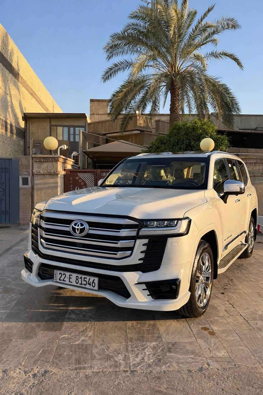 السلام عليكم لاندكروز  vxلمتدد2023 
وكاله ساس داخل الضمان ماشيه 50الف كيلو متر  السياره كفاله عامه لا بارد ولا صبغ  السعر 70.000$و500 مجالها بسيط مكاني بغداد السيديه 
*********** بغداد, العراق
