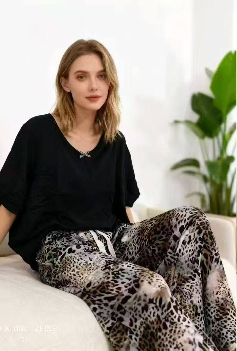 بەدوای جوانی و هەرزانی و کوالێتی دەگەڕێی تەنها کۆگای لۆرا هەڵبژێرە بۆ پێداویستی دوکانەکەت 
بۆئەو بەڕێزانەی دەمێکە چاوەڕێی ئەم مۆدلە تایبەتەن ئێستا لەکۆگای لۆرا بەردەستە 
بەهەرزانترین نرخ 
کوالێتی بەزەمان 
قاتی کیلۆتی کشمیری ئەسڵی قیاس فری سایز 
بە7مۆدیلی جیاواز بەردەستە 
ئەم حەوت مۆدیلە هێندە جوانن نازانی کامەیان هەڵبژێری 
یەک لەپڕفرۆشترین بابەتەکانی ساڵ 
هیچ دودڵ مەبەلەکڕینی 
جــــــــملە بەردەستە بۆداواکردن مەسج بنێرە 
ڕێژەکەی دیاری کراوە کەنەما دەبێ چاوەڕێی ساڵی داهاتو بیت 
چونکە تەڵەب خاسی خۆمانە و دروستکراوی صینة


**إذا كنت صاحب هذا الإعلان وتريد حذفه لأي سبب، رجاءا أرسل رسالة إلى الدعم الفني**