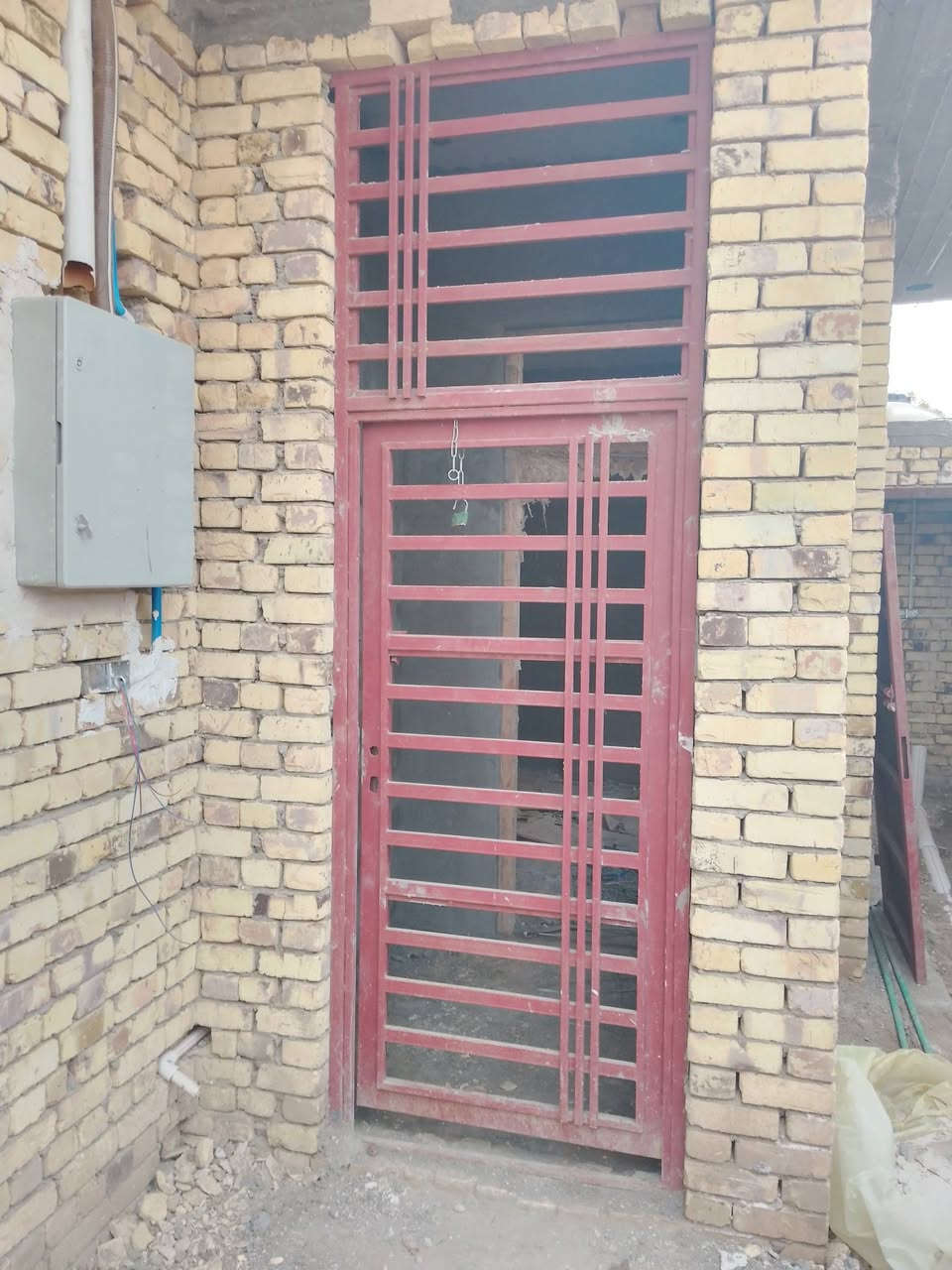 صبغ وتنضيف بيبان وشبابيك درجه اولى بسعار مناسبة الاتصال عل رقم *********** أو مراسلتي خاص وتدللون 🌷
