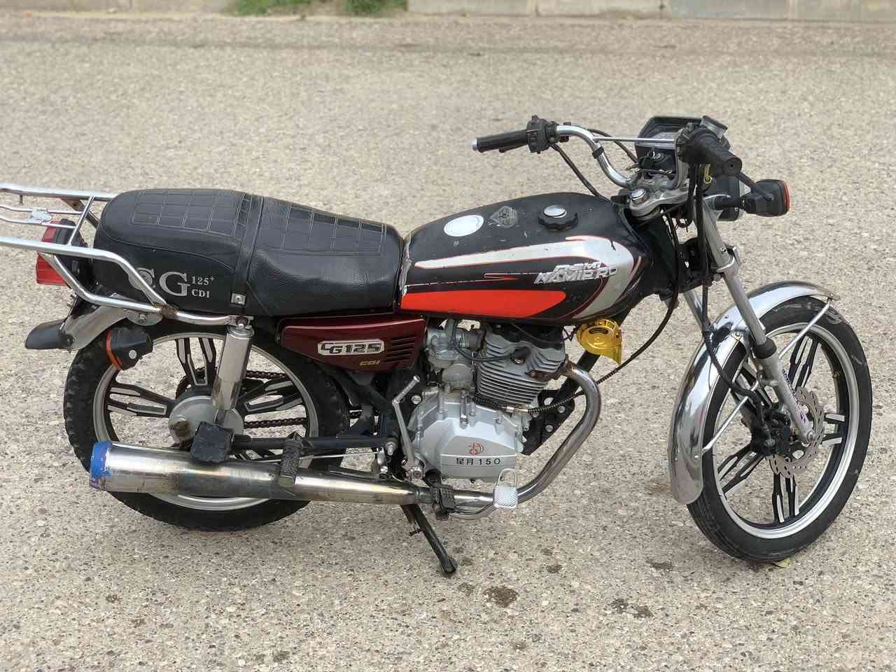 سلام عليكم ماطور خمسة كير محرك شرط لأصرف ولابخار ولا صوت كهربائيات كلها شغال سلف شغال اي عيب مابي باتري جديد دراجة كدام عين سعر350بي مجال رقم ***********
