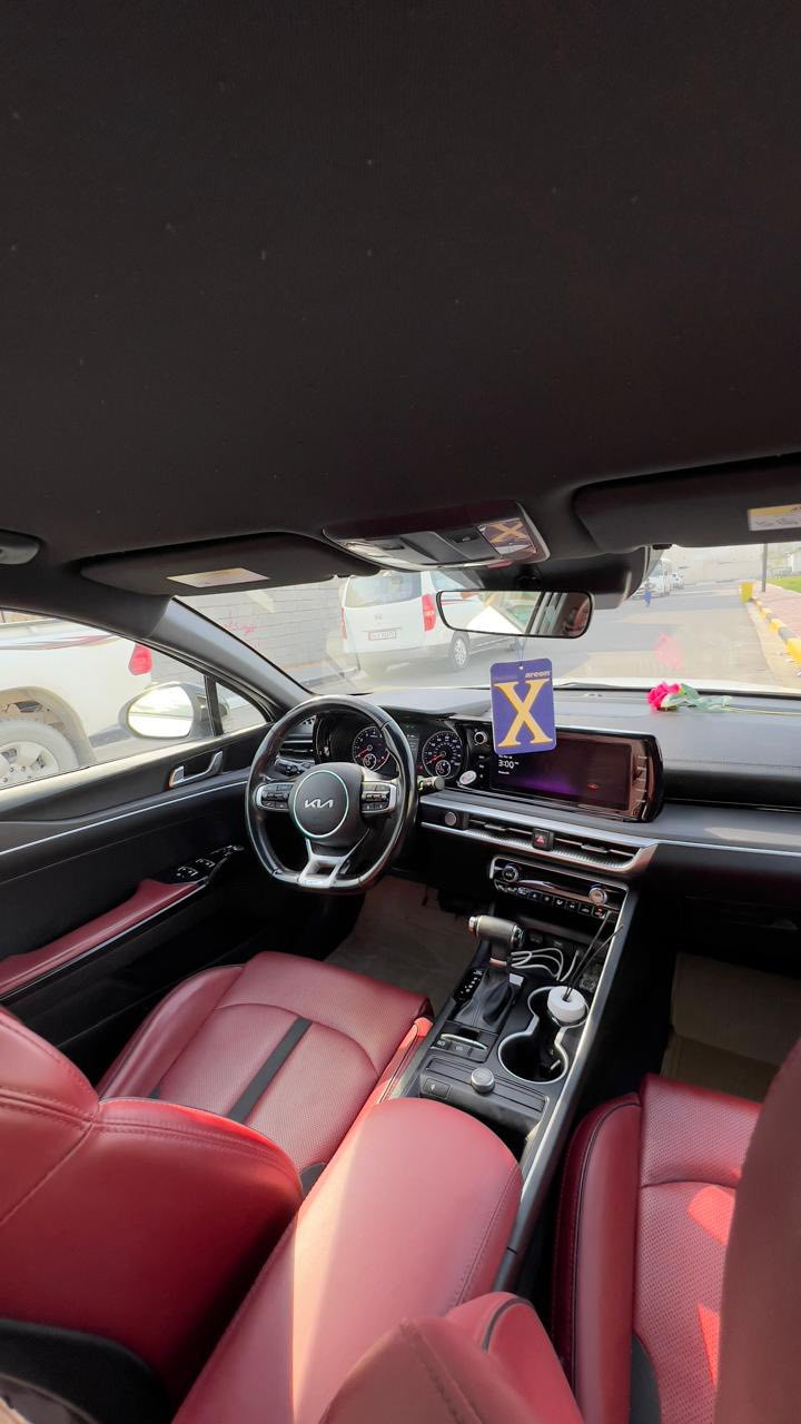 السلام عليكم 
للبيع
KIA K5 GT LINE  2023 وارد أمريكي 
السياره  رقم بصره حره بأسمي تحويل 
السياره مبدل قطعه وحده فقط شرط الفحص   فقط مبدل بنيد اصلي تفصيخ مصبوغ وجاملي بي تصليح بسيط كلش 
السياره جديده زيرو زيرو معنه الكلمه زيرو 
ماشيه 40 ميل فقط
فول مواصفات عد بنوراما: السقف من الداخل بي نجوم روز رايز بلادي امريكي
1_اللون ابيض صدفي 
2بصمه تشغيل 
3_ بصمة ابواب افتتاح عند الاقتراب 
4_مثبت سرعة
5_نظام ABS
6_مانع انزلاق
7_حساس اطارات 
8_بك لايت لد
9_شاشة كبيرة لمس
10_كامرة دوارة
11_كشافات امامية
12_شاشة اعطال 
14_رادار جانبي
15_ نقطة عمياء 
16_رادار الخطوط البيضاء 
17_ اشاير باالمري  
18_مقعد سائق كهرباء 
19_الايت ثلاث عدسات +لد ابيض
20_نظام قيادة 3 وضعيات نورمال+سبورت+ايكو +كوستم 
21_بلوتوث +usb+auX  
22_تحكم ستيرن 
23كير اوتو +عادي 
24_اوتو بريك 
25_ صندوق كهربائي
 26_زنون + ليد 
27_التشغيل عن بعد
‏28_Auto hold 
29_تصميم خارجي رياضي 
30_نضام الملاحة
31_مصابيح الخلفيه LED
32_مصابيح ضباب LED
33_محرك تيربو 1600✈️
34 _ويل اكروم اسود
السياره جديده زيرو ما ماشيه ماشيه 40 ميل mi فقط ترقيم جديد السعر 185 وبيه مجال بسيط  صور الحادث راسلني واتساب وتدلل مكاني البصره رقم الاتصال  *********** ويوجد بي واتساب
