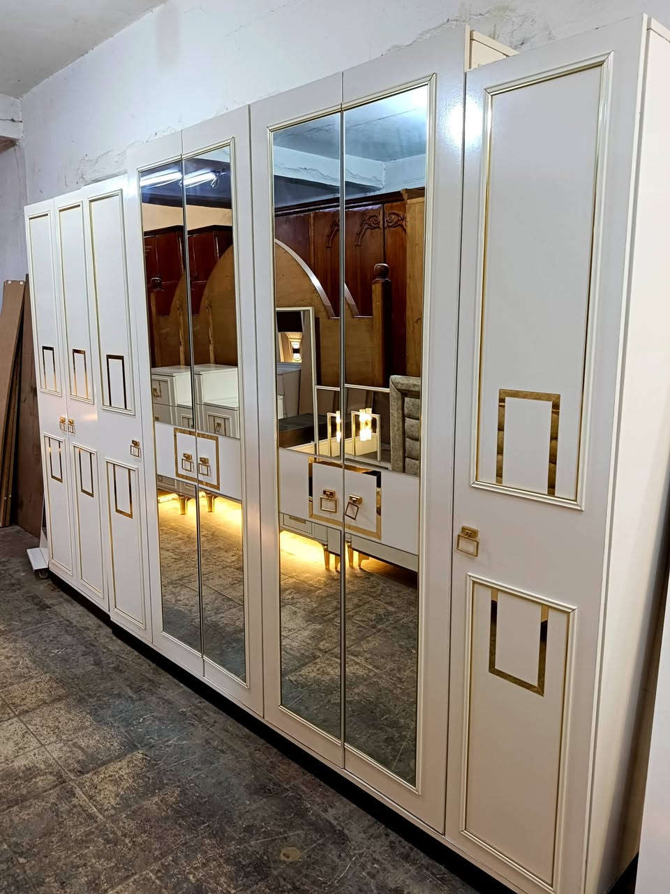 السلام عليكم  نقدم  لكم من (معرض الياقوت للاثاث)  غرفه  تركيه صبغ حراري كامله مكمله من اناره ونظافه   استعمال  قليل شرط نظافه 100/100
9 قطع.   اسعار مناسبه.  السعر  خاص او اتصال على رقم  مع نقل وشد. مجاني داخل الموصل اهلا وسهلا بكم  🌹🥰
***********
يوجد وتساب
