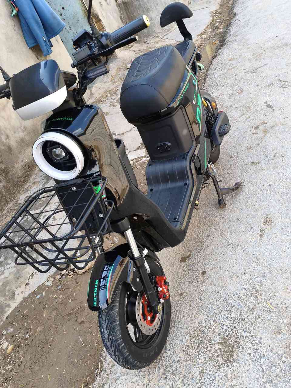 السلام عليكم 
دراجه شحن R9 للبيع 
دراجه جديده استخدام قليل نظافه فول 
السعر
المكان ديالى' خان بني سد' قرية السلام ( خلوف)
للتواصل خاص***********
