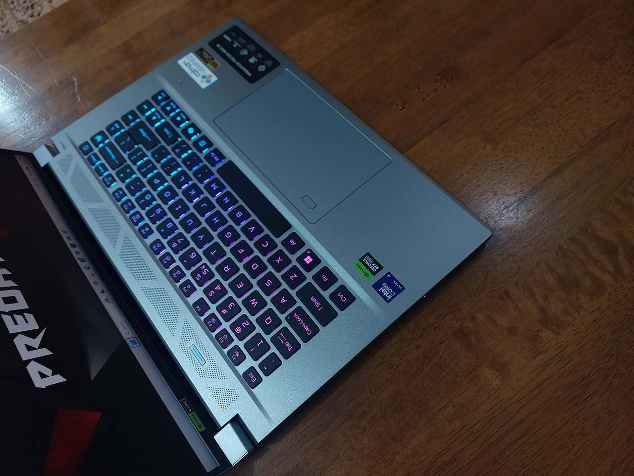 السلام عليكم..للاستفسار *********** او  *********** (واتس)... تحفة الكترونية  من PREDATOR من  افضل انواع اللابتوبات ...معالج كور اي  9 الجيل الخامس عشر  (احدث جيل ULTRA) من فئة H اقوى فئات المعالجات ....رام نوع DDR5 بحجم وتردد عالي جدا حجمة 32  كيكا بسرعة(تردد) خرافي  6400 ... شاشة حجم 16  دقة  2K ( ضعف دقة ال FUL HD) هرتزيتها عالية جدا 240 هرتز  الوانها طبيعية مشبعة  ...كرت شاشة خارجي منفصل نيفيدا RTX4060 ... ...ذاكرة خزن ضخمة هارد حجم تيرا 1000 كيكا نوع NVME SSD ..  ...كيبورد ضوئي ملون RGB تكدر تتحكم بالوانة ...اللابتوب نظيف جدا كأنما جديد ما مستخدم (8 دورات شحن فقط )  سوبر سلم وشكلة روعة  ...ملائم لكل المونتاج القوي والالعاب والبرامج الهندسية القوية والتصميم والدراسة والاعمال وغيرها.
