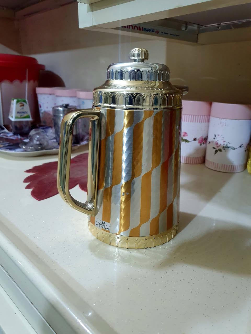 هذا ترمز للموظفات،  مال دوام 
صنع ياباني 
ضغط .  سعة 0.6 لتر 
حفظ حرارة مثالي


**إذا كنت صاحب هذا الإعلان وتريد حذفه لأي سبب، رجاءا أرسل رسالة إلى الدعم الفني**