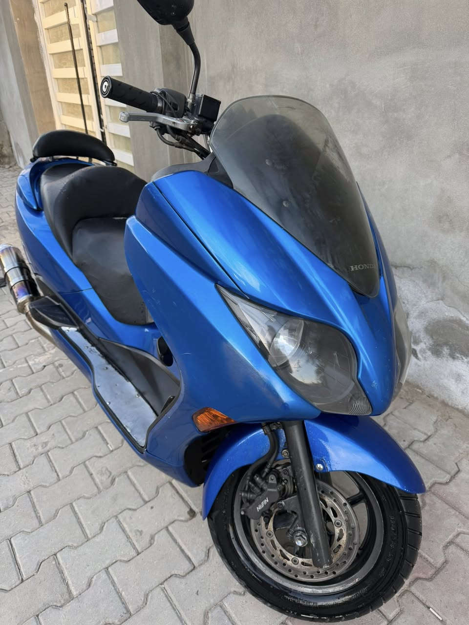 ⸻

السلام عليكم فورزة صفر s7 10 دراجة حلوة بيهة سستم سماعات بداخل الجكمجة بيهة منظومة زنون اصليات وصالنصة رياضي اصلي نظافتها كدامكم نقص بس التريشة اليسار وما بيهة نقص برغي كلشي شغال شلعة ومعدل تايرات شادهن جدد تدفئة يدات سعرهة مليون و200 وبيهة مجال للبيع ما متواجد خاص اتصال على الرقم او الواتساب *********** مكاني واسط قضاء الحي
