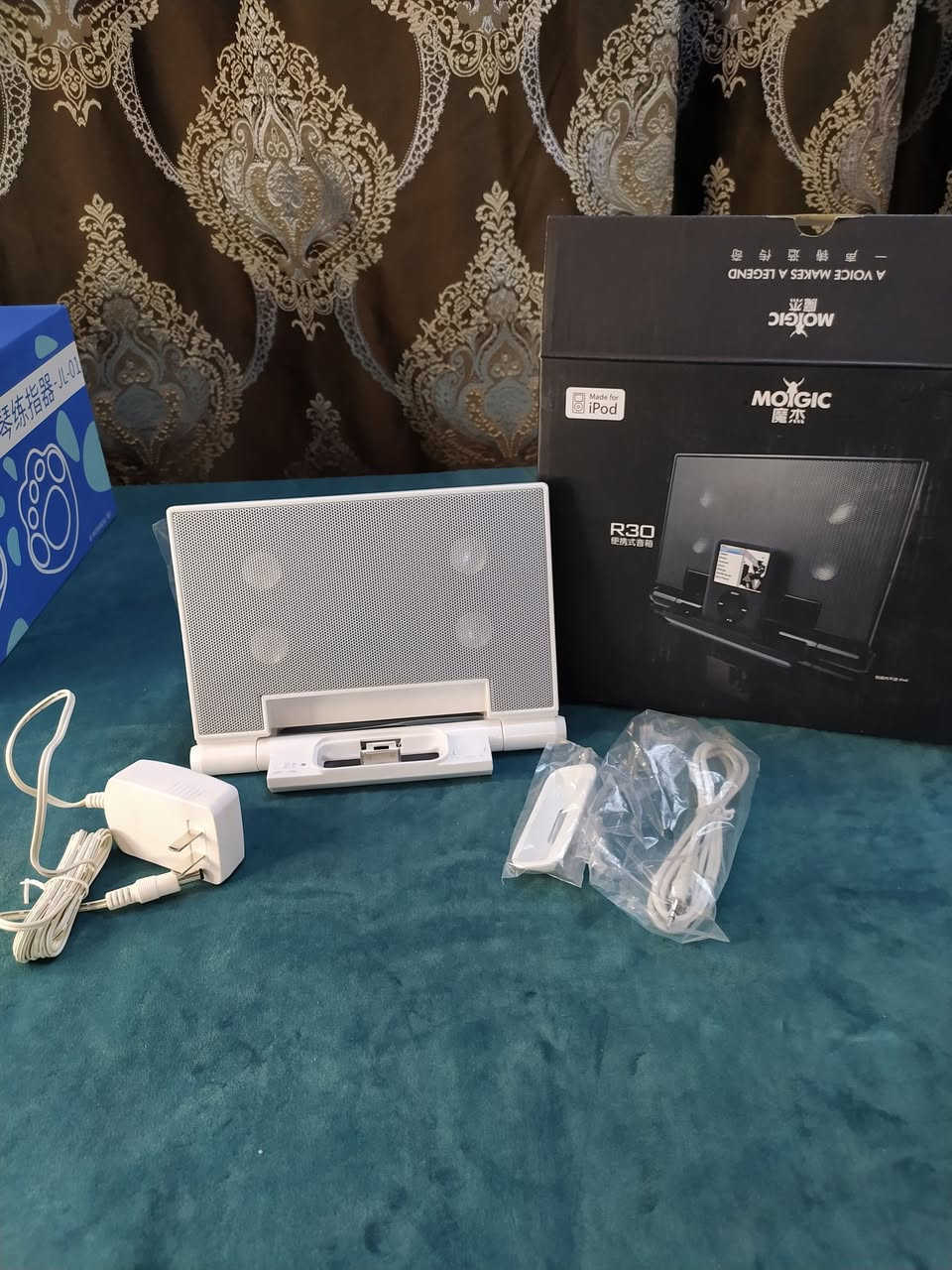 سلام عليكم.    امزون جديد 
سماعه  صوته كلش حلو طلعتي بهذا الشكل  
 ***********0
                                السعر 10 الف فقط
