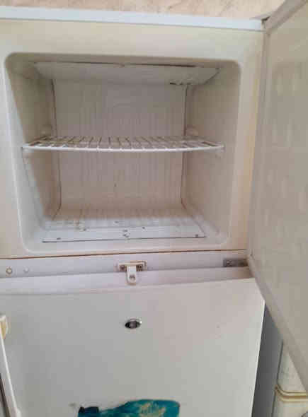 ثلاجه حجم ١٤ كونكورد تجميد ثلج وعل الفحص سعرها ١٣٠ المكان النجف الجديده الرقم ***********
