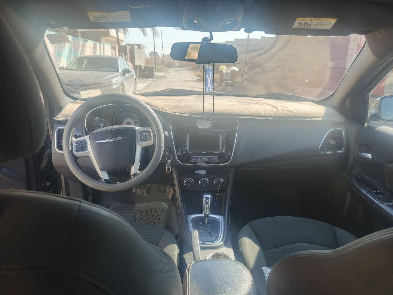 السلام عليكم
متاح سياره سي 200 موديل 2012 سياره بلاديه وحلوه ضرر جاملغ وبنيد مصبوغات فقط بدون دواخل سياره ترايك للحدود صدر جديد تايرات جديده كير مكينه كهربائيات مكفوله شواصي الغود كله مكفوله مكينه 3600 السعر 80 وبيها مجال مكان السياره ديالئ المقداديه للستفسار ***********
