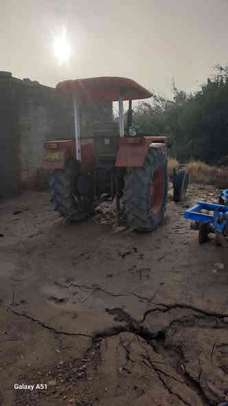 عنتر ٧١ جديده نكره سلف محرك كير كفاله باور ستيرن كشر جديد تايرات نص عمر مع دسك السعر ٤٥٠٠ وبيها مجال قليل العنوان واسط قظاء الحي  وتساب ***********  ***********
