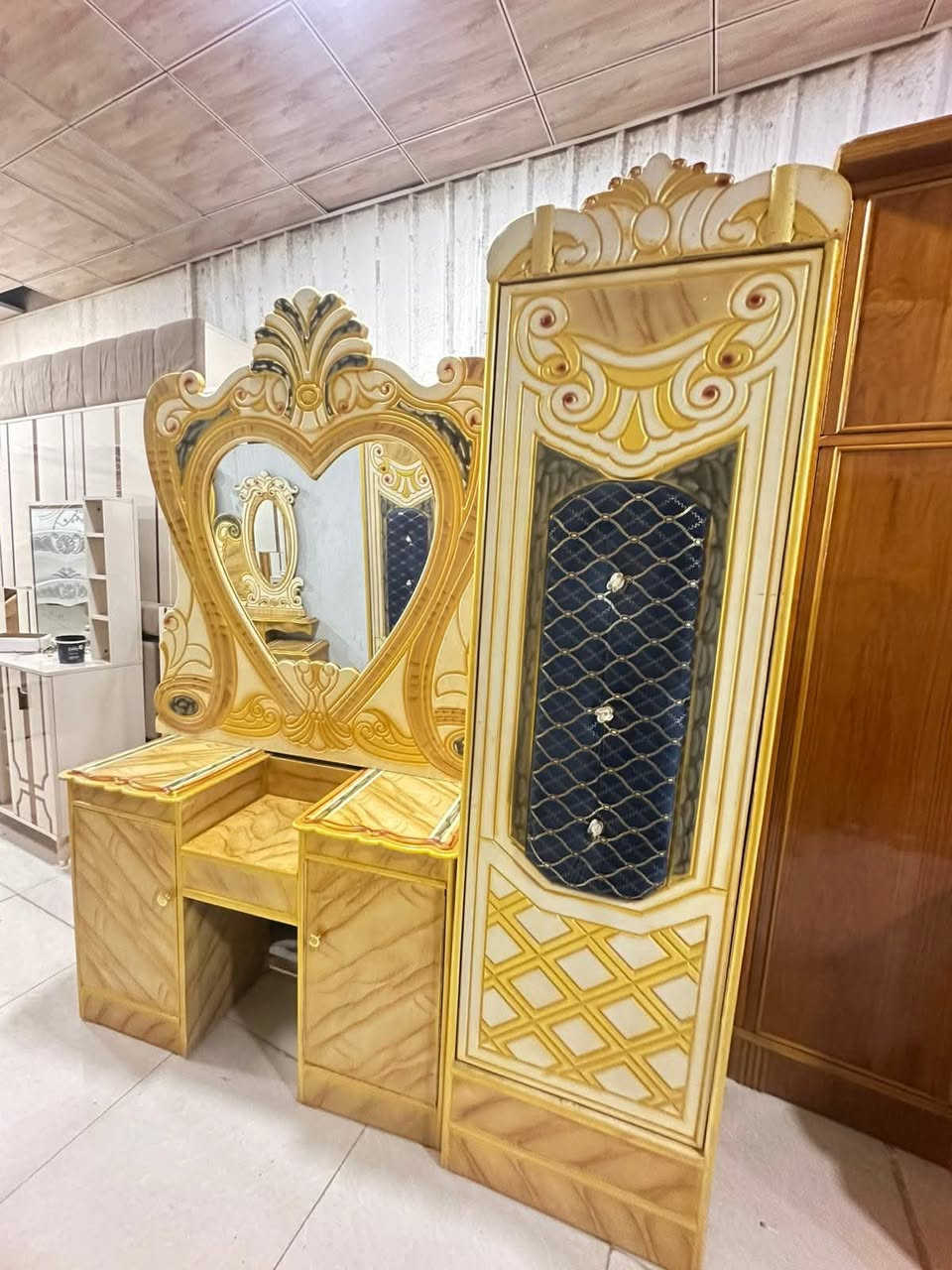 غرفه نوم صاج عراقي تصميم تركي مستعملة نضيفه  
السعر.800


**إذا كنت صاحب هذا الإعلان وتريد حذفه لأي سبب، رجاءا أرسل رسالة إلى الدعم الفني**