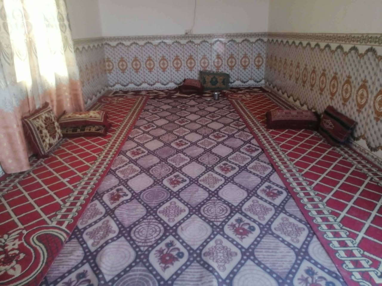 بيت للبيع في ناحيه نفر زراعي جاهز للسكن مساحه البيت 350م بقرب حي الموضفين
سعر البيت 35
***********
