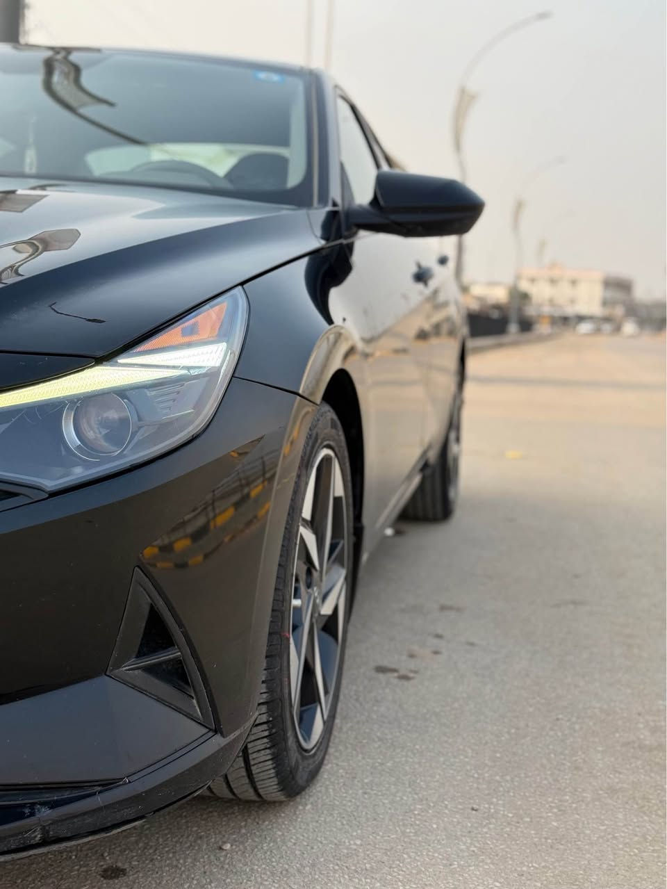 السلام عليكم النترا 2023 للبيع وارد امريكي رقم معوقين أنطيك وكالة عامه فول موصفات عدا الفتحة 
1-قيادة ذاتية 
2-رادارات جانبية 
3-نقطة عمياء 
4-بصمه ابواب 
5-بصمه جنطه 
وبعد اكثر موصفات بيها 
السعر المطلوب 138 بيها مجال 
مكان السيارة الديوانية 
رقم الهاتف 
*********** Singapore
