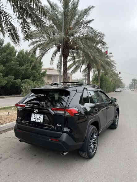 السلام عليكم للبيع
𝐓𝐎𝐘𝐎𝐓𝐀 𝐑𝐀𝐕𝟒-𝐗𝐋𝐄 2023                                       
تويوتا رافــــ4 XLE موديل 2023 وارد امريكي ضرر فقط جاملغ مصبوغ شبر بارد بل بنيد سياره جديده كلش وما ناقصهه شي صور حادث وسونار داخل منشور
رقم بغداد بسمي هزه وسنويه جدد تحويل مباشر
اللون : اسود
حجم المحرك : 2.5L ( 4.سلندر )
المواصفات : 𝐗𝐋𝐄 نص فول
شاشة كبير لمس تدعم ابل كار بلي 
كاميرا
‏ابواب  بصمة
‏‎بصمة تشغيل 
ويل رياضي قياس 19
تخم تاير جديد
هاند بريك بصمة
اوتو ستارات (𝐀𝐔𝐓𝐎 𝐒𝐓𝐀𝐑𝐓)
اوتو ستوب (𝐀𝐔𝐓𝐎 𝐒𝐓𝐎𝐏)
رادار امامي (تحديد مسار)
‏‎رادار جانبي (نقاط عمياء)
‏‎رادار خلفي (التحذير من الاصطدام)
‏‎حساسات خلفيه
نظام (𝐄𝐂𝐎)
نظام (𝐍𝐎𝐑𝐌𝐀𝐋)
نظام (𝐒𝐏𝐎𝐑𝐓)
تحكيم ستيرين
كشن السائق تحكم كهربائية 
لايتات (𝐋𝐄𝐃) ليد عدسة زينون 
بكلايتات (𝐋𝐄𝐃) بيلادي
باقي تفاصيل معروفه مكاني بغداد الدوره شارع الصحه السعر 223 وبيهه مجال اي ستفسار اتصل وتدلل رقمي ***********
