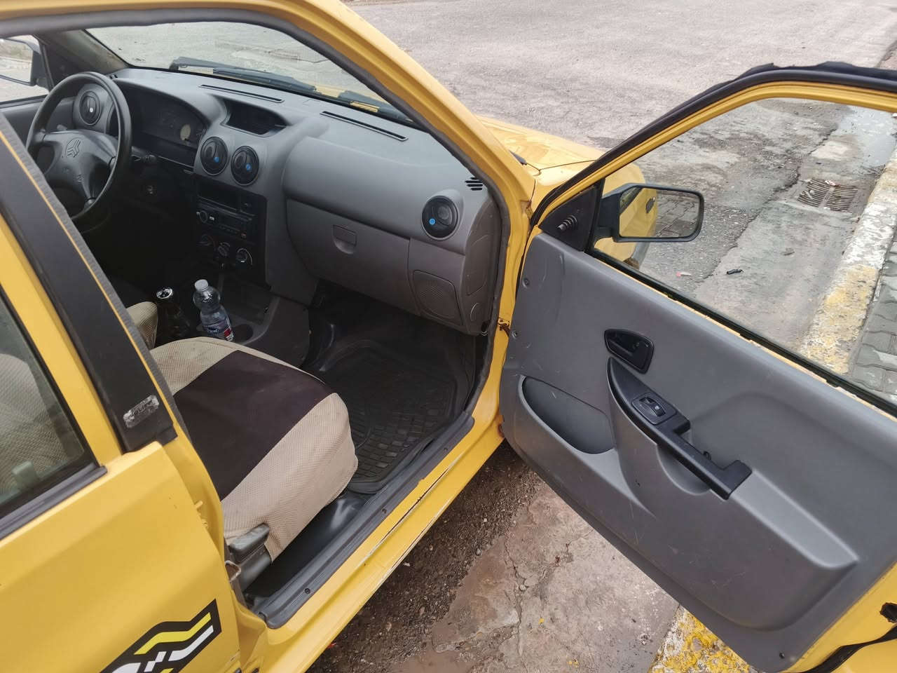 سلام عليكم سايبه موديل 2015 رقم بغداد انكليزي وبسمي سياره جاهزه من كلشي محرك وكير كهربائيات صدر وتايارات باتري داينمو كلهن جدد وخير من  شاصي زينه خير من الله تبريد ثلج سعر 32 وبيع مجال شويه***********
