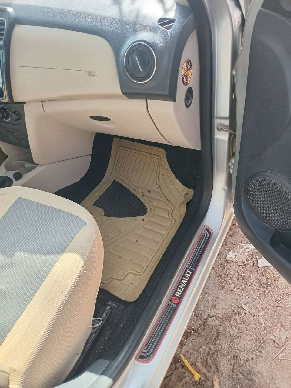 رينو سمبل موديل 20 حره
رقم بابل سياره بس جاملق بيه بارد 
مكان سياره كربلاء الحر السعر 85
***********
