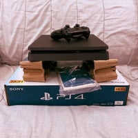 بلاي ٤ سلم مهكر • ٥٠٠ جيجا • ٢ جوستيك