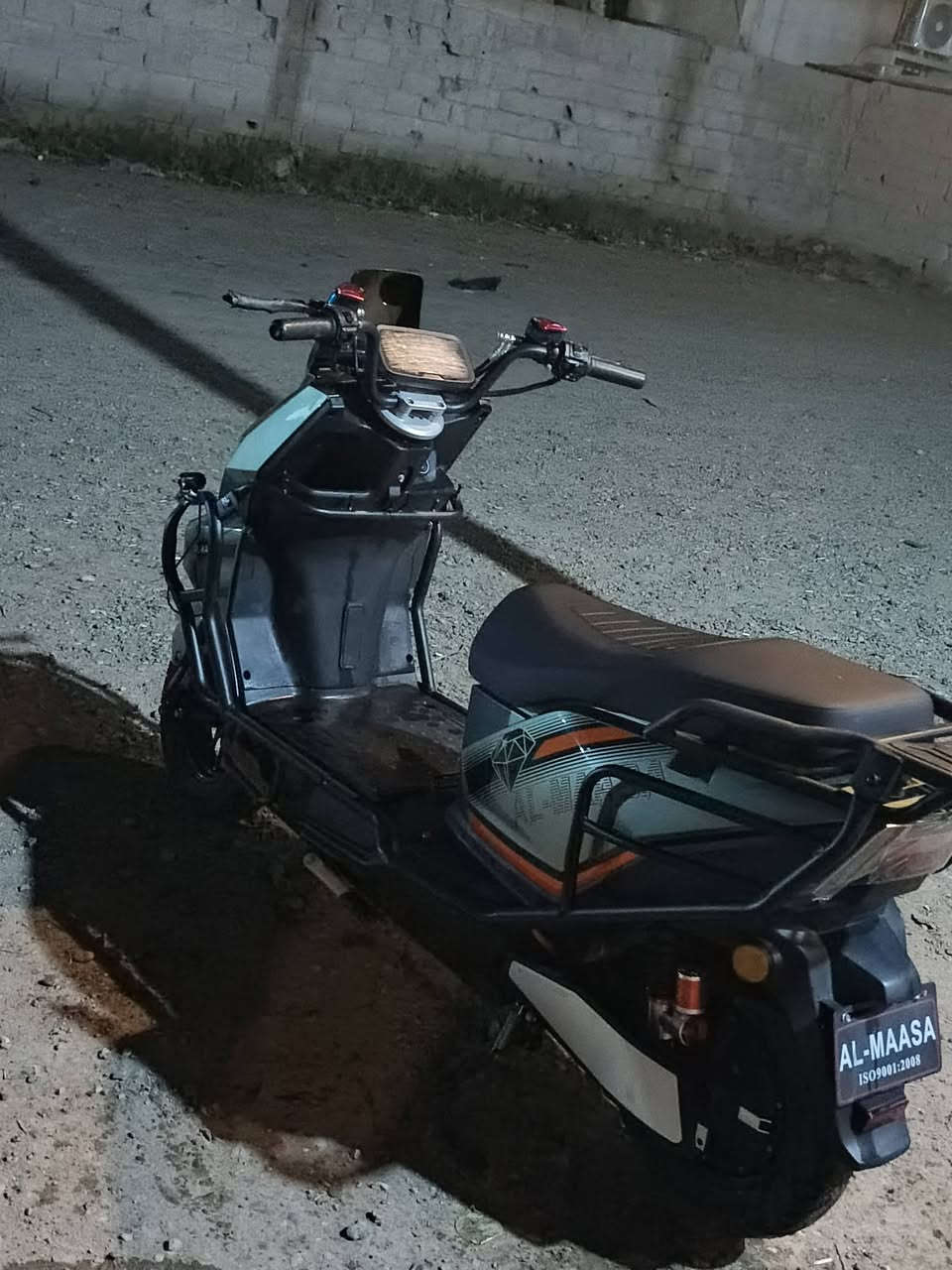 السلام عليكم ماطور شحن للبيع نوع ماسه افضل شركه ماطور بعده جديد ونضيف مستعمل شهر ونص 6 بطاريات كبار مال شركه ماسه شرط الفحص وين ماتريد افحص اربع سرع سرعته 99 موديل 25 دبل إشاره هورن لايت زنون عالي ناصي تثبيت سرعه نضام بك رجوع إلى الخلف وياه خوذه وسعره 750 بي مجال عنوان رمادي تأميم اتصال على رقم ***********
