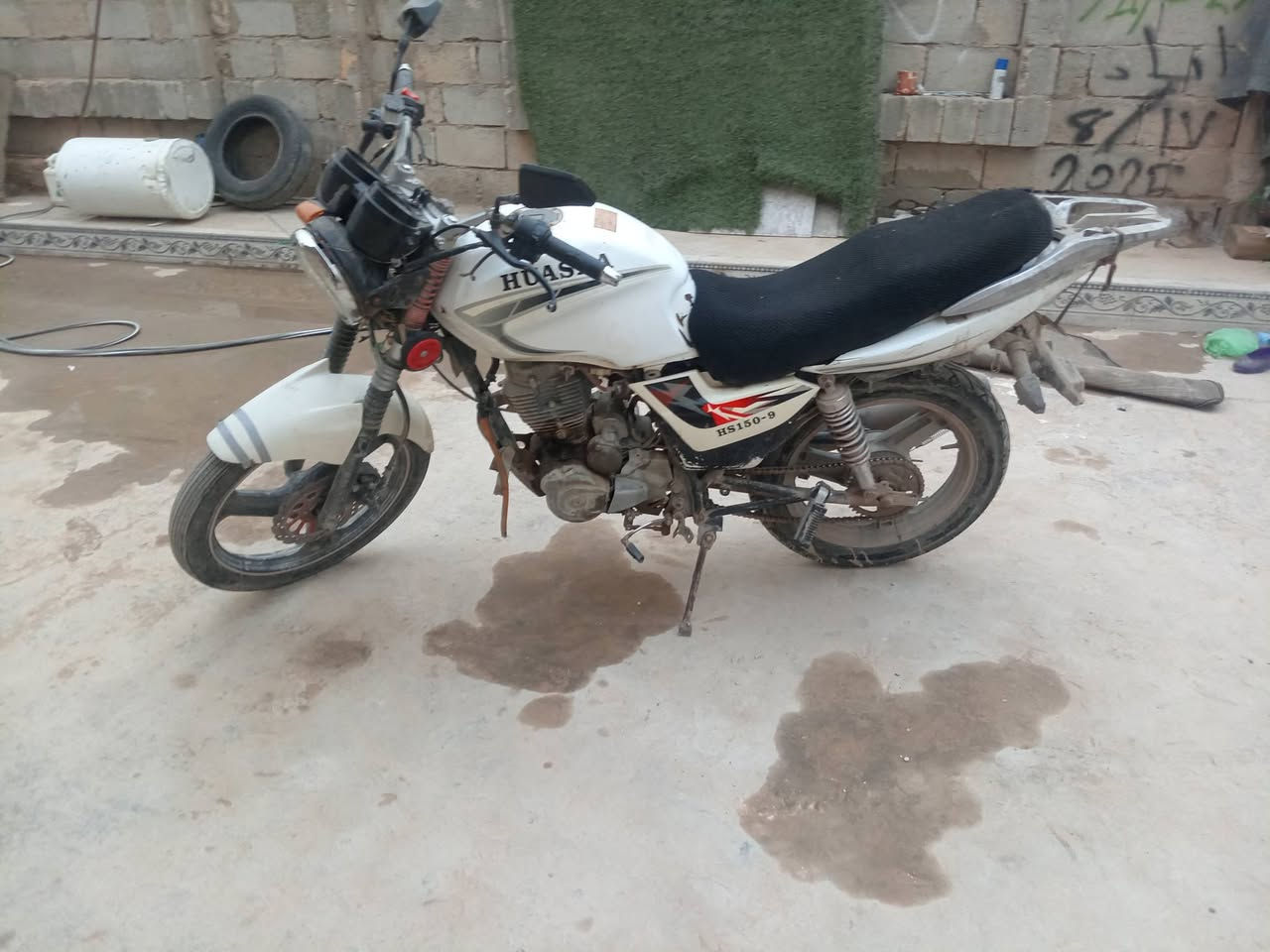 سلام عليكم
موطور للبيع 
كوم حديد سعر 350
وبيه مجال 
تصال ***********
