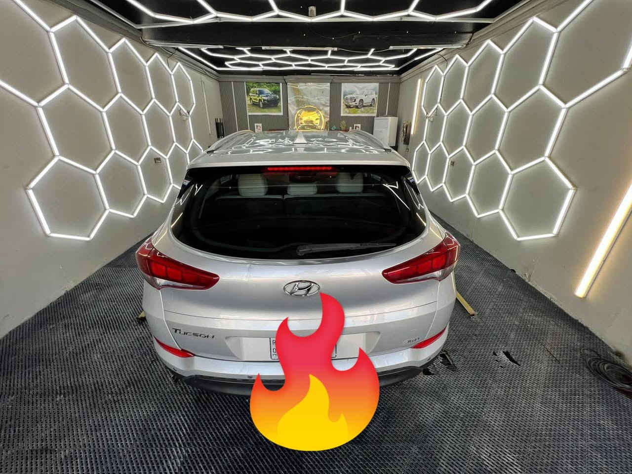 للبيع توسان موديل 2018 رصاصي
وارد أمريكي  بدون ايرباك 

مواصفات السيارة 
3 أنظمة قيادة
كشنات كهرباء 
كشنات تدفئة
حساسات امامي خلفي 
فور ويل  
تحكمات أستيرن
وبعد غيرها مواصفاتها معروفة

السيارة حاثها خفيف فقط بداية البنيد ومرجع بارد وشوية باب سائق هم مرجع بارد بدون اي دواخل وصور الحادث موجودة 
رقم ديالى الدولي الجديد يعني بأي مكان تتحول 

للاستفسار ***********
