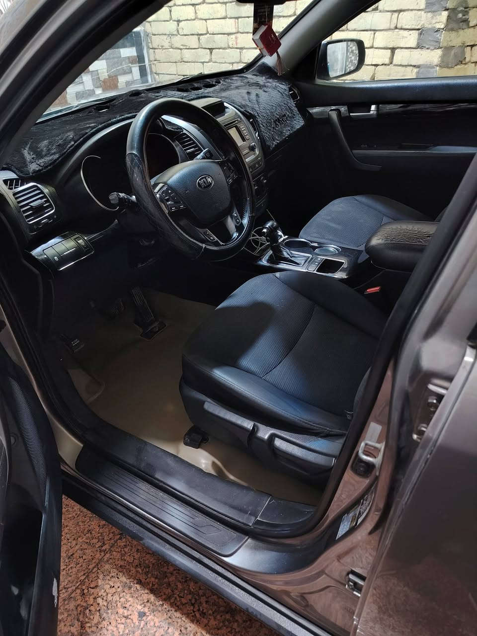 سلام عليكم سياره سورنتو 2014 امريكي سياره مكفوله ما عده البارداد البيه السونار موجود السياره 4 ستندر مكان سياره عماره حي الشرطه الستفسار الرقم ***********
