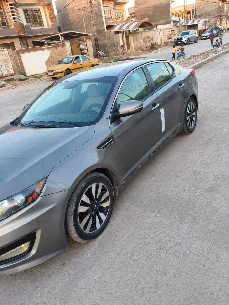 السلام عليكم اوبتما وارد امريكي موديل ٢٠١٣ محرك ٢٤٠٠ رقم بابل مشروع وطني مكفوله من الضربه والتبديل بيها صبغ بس البنيد فقط
شاصي ولغد وتكم وحوض كفاله وضع شركه 
محرك وكير وصدر جديد تخم تاير جديد تبريد تتدفئه شغال سياره جديد مال بيت برغي مامفتوح بيها على وضع الشركه 
مكاني بابل 
السعر ١٠٥ 
رقمي ***********
