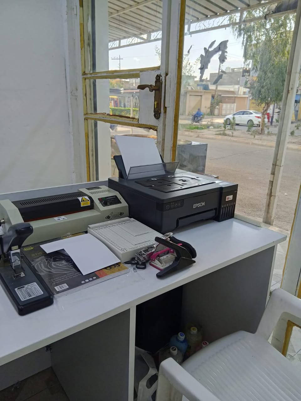 سلام عليكم
محل استنساخ كامل مجهز للبيع 
المحل يحتوي على
غراض قرطاسية
طابعة hp 586  كامل مجهز
طابعة ايبسون عظم عاج 6 الوان
حاسوب Lenovo i5 8gth
مساحة المحل اكثر من 6 امتار طول
عرض 3 متر 
ايجار المحل 75 بدون اجور ماء او كهرباء
انترنت ضوئي و مولدة 4 امبيرات

محل مرتب و موقع زين 
روناكي - سايدين المحطة الشورجة - مقابل مول البركة 
قرب مركز تاهيل 
قريبة على روضة و مدارس و سوق روناكي 

سعر 3,500,000 ثلاث مليون ونص قابل للتفاوض
لمزيد من الاستفسار ***********
