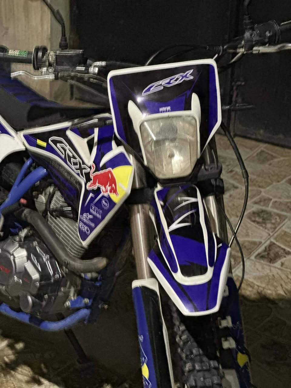 قفاز crx 42 بحالة الوكالة  مديل 24 طالع بال25 بعدها زيرو زيرو زيرو ماشيه 5000 تايراتها بعدها بشعيراتها حته الخطوط مال شره العل تاير الونهن احمر وازرك  مامسوحات هلكد ماجديده  محرك شلعه معدل  بطناش  ابريكات شغالات كفاله من البرغي نقص بس واقيه صالنصه (اوراق اصولييييي تترقم ) سعر المطلوب 975 وبيها مجال  متواجد خاص رقمي ***********  (مكاني ديالئ)
