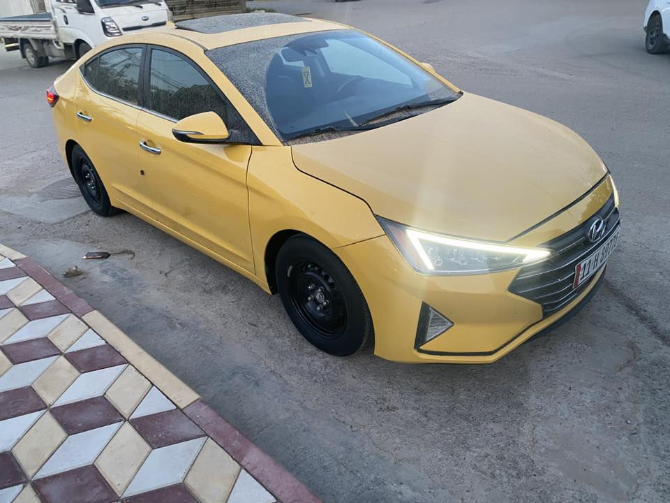السلام عليكم النتره مديل 19
وراد كندي 
حادث جاملغ جهة السابق مبدل وبيها معجون بل بيبان السايق والخلفيه بدون تبديل ودواخل 

فول 1/1 
بصمه 
بصمة ابواب 
فتحه 
شاشه جبيره ام الرام الخزن كار بلي واندريود اوتو 
كامره 
ردارات حته جوه الرقم موضح باصوره 
مانع انزلاق 
تثبيت سرعه 
فول تحكم ستيران 
كشنات كهرباء اربع تدفئه وجلد اسود 
سماعات دمام بلدشبول 
اشاير بل مري وترايش نيكل اصلي 
ستيرن تدفئه 
مكينه 2000 دوش 
كير At المرغوب 6 نمر 

مكان السياره بغداد البديات 
مصفره هيئه وغرمات تحول ثاني يوم ابسمي 
للأستفسار وتساب 

‭0783 894 0840‬
