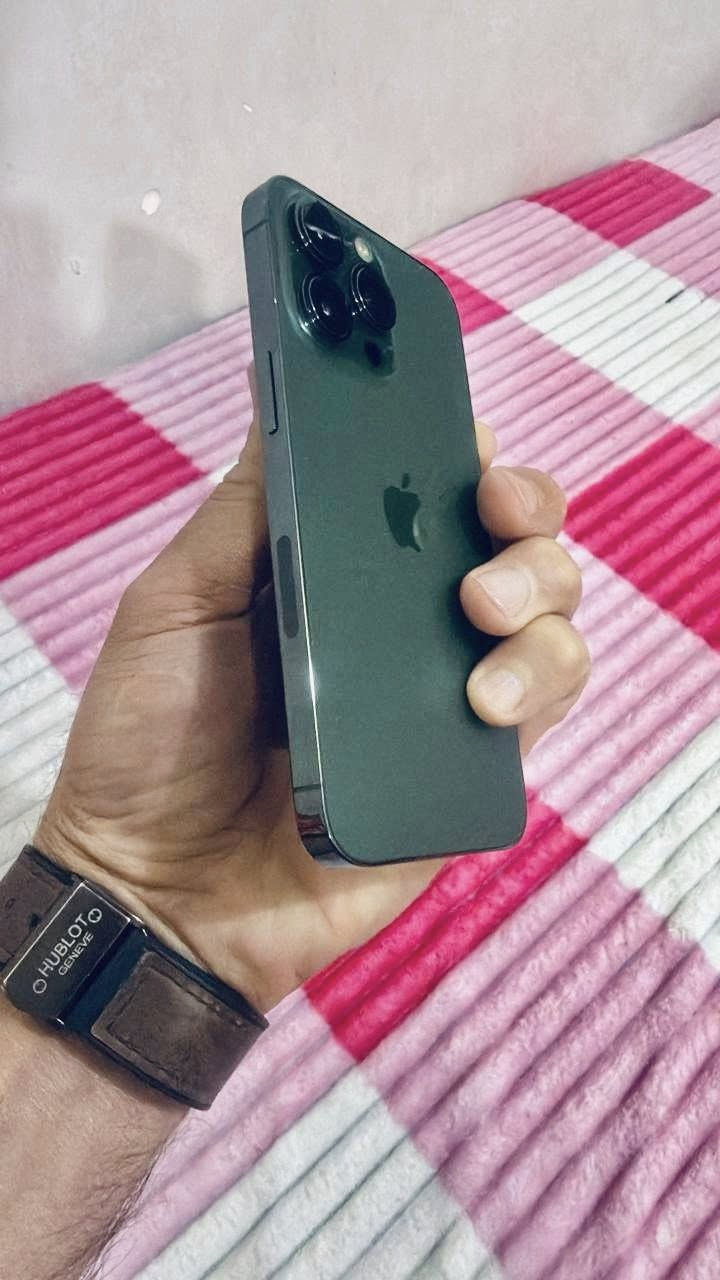 آيفون 13ابرو فقط البيع واالمراوس   الجهاز وتر ابرو غير داخل صيانة  بطارية 92
التواصل *********** متواجد واتساب
