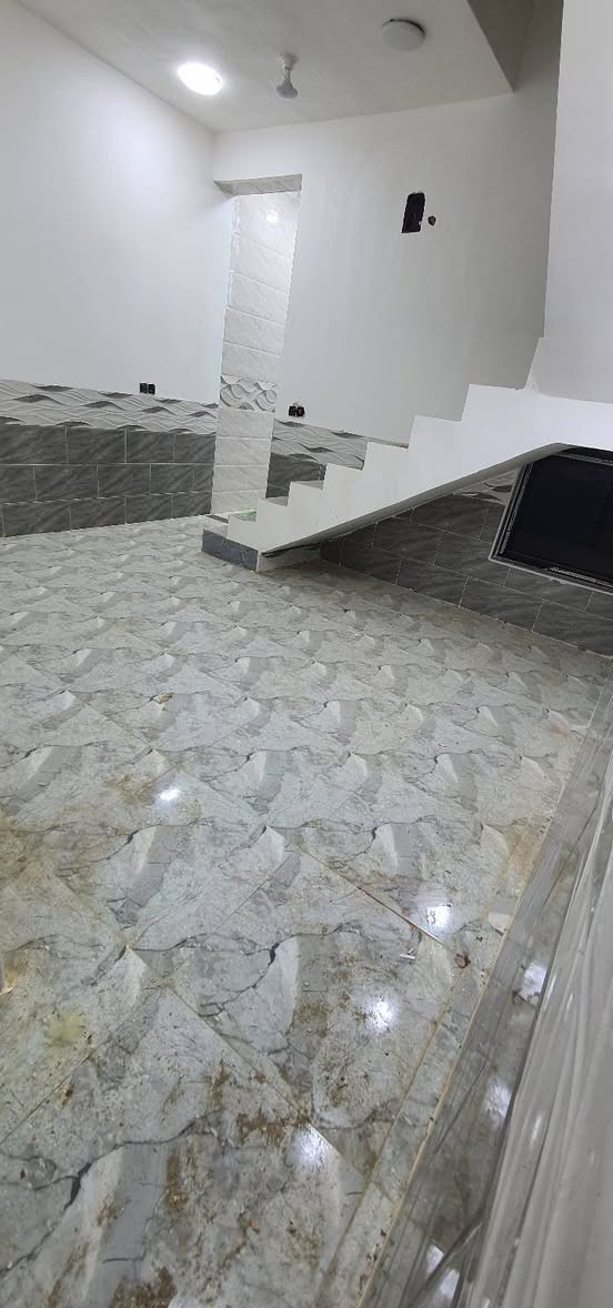 🎗 نعلن عن بيع مشتمل في الطشاش الثانية بناء حديث 2024🎗
♦️-- مساحه 100 متر ❗️✅️
♦️-- واجه 5 م ↔️✅️
♦️-- النزال 20 م ↕️✅️
♦️-- عرض الشارع 10 متر ✅️
♦️-- طابق واحد يحتوي على :- غرفة + هول + استقبال + مطبخ + صحيات داخلية وخارجية 
♦️-- المنطقة توجد فيها خدمات تبليط + ماء + كهرباء + مجاري

♦️-- السعر بالنقد 99 وبي مجال !!

♦️-- السعر عن طريق المبادرة 107 وبي مجال !!
_______________________________
لـــلاســــتـــفـــســـار الاتـــصـــال عـــلـــى
*********** رسول الامارة
